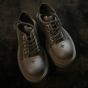 Smfk black compass shoes